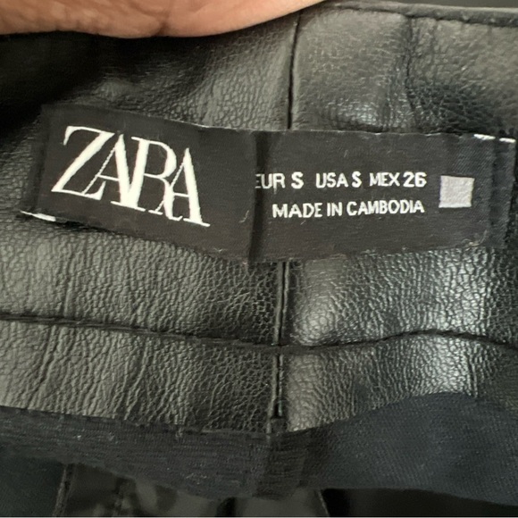 Zara Faux Leather Relax Fit 3/4 Pants With Zip/button Closure + Side Pockets S - Picture 6 of 8
